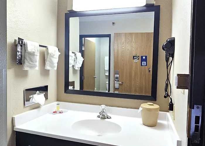 Hotel Super 8 By Wyndham Elgin