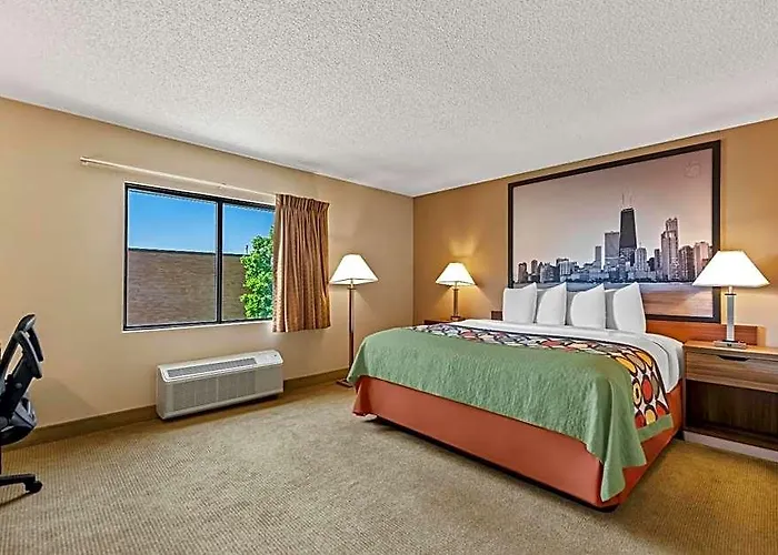 Super 8 By Wyndham Hotel Elgin